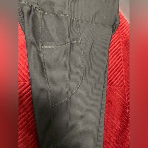 Old Navy Active Powersoft black, ribbed high-rise leggings - Picture 7 of 16